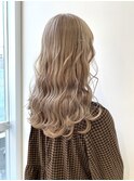 柔らかベージュ