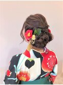 袴ヘアーボリュームを付けた可愛いローダウンスタイル