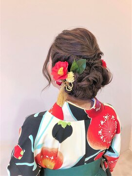 ヘアアンドメイク オプシス(Hair&Make OPSIS) 袴ヘアーボリュームを付けた可愛いローダウンスタイル