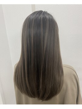 トレフル 春木店(Trefle) 外国人風カラー