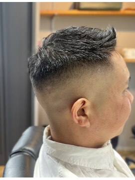 バーバーボルト(Barber Bolt) スキンハイフェード