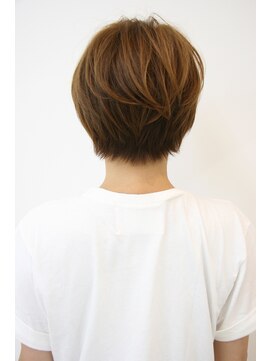 レウナ 外苑前(Reuna) 30代40代50代大人可愛いひし形ショートボブ 小顔ショート