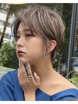 イヴォークトーキョーオーサカ(EVOKE TOKYO osaka)&nbsp;センターパート×抜け感ショート