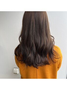 美容室 アイディー i-dee 柔らかいベージュ