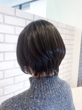 アッシュ 十日市場店(Ash) 襟足長め ナチュラルショート