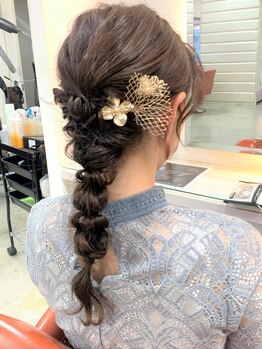 ヘアー コパイン(HAIR COPAIN)の写真/【上通り】トレンドの編みおろしスタイルやニュアンスアレンジも♪特別な1日はプロの技で誰よりも可愛く！