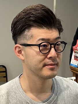 エクシアフロット(exia’D flot) ナチュラルパーマ アッシュブラック 30代/40代/フェード/メンズ