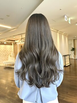 ザック ヴィ(ZACC  vie) レイヤーカット/セミロング/艶カラー/学割U24