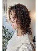 ミディアムスパイラルパーマレイヤーカットニュアンスパーマ