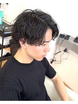 ビカム 名駅(become) メンズウルフ波巻きツイスパコンマバングセンターパートパーマ