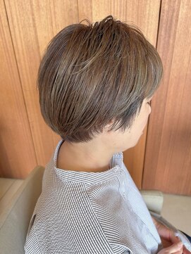 トップヘアー アヴェニュー 刈谷(TOPHAIR Avenue) 大人ショートボブ、アッシュ系カラー