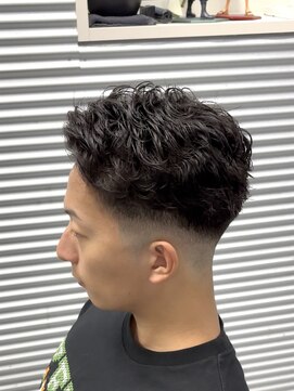 ガオプロデュースバイレボ(gao produced by revo) ハーフバックパーマビジネスパーマフェード短髪ツーブロック