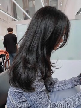 ニトバイアンキシム(nit by ahnkism) 韓国風レイヤーカット顔まわりくびれオルチャン堀江