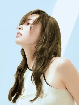 シルク(Silk)の写真/【業界注目の最新カラー「インフィニアル」導入】ブリーチなしで、憧れの透明感とサラサラの質感を同時に。