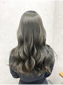 くすみが可愛いカーキベージュ