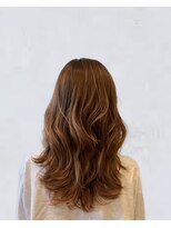 オウン(Alwon)&nbsp;ベージュカラー×レイヤースタイル