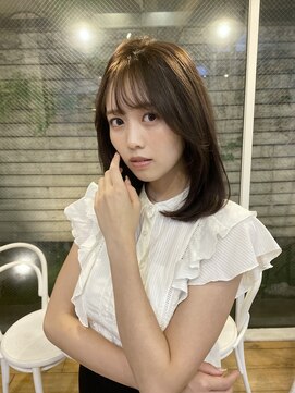 ガーランド (Garland) 大人かわいい流れる顔まわりカット/透明感グレージュカラー