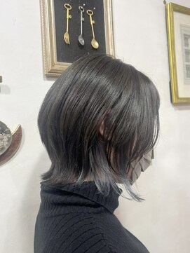 ランプ ヘアー(lamp hair) ミディアムレイヤー×イヤリングシルバー/lamp 清水