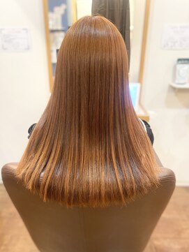 フリージア(freesia) 30代40代50代/艶髪ストレート/髪質改善/オレンジカラー