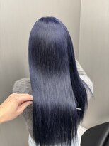 イキ 表参道(iki omotesando) ブルーブラック/イメチェンヘアスタイル/艶髪スタイル/表参道駅