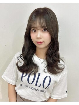 ユーフォリア 渋谷グランデ(Euphoria SHIBUYA GRANDE) 艶感　透明感　ベージュカラー　韓国ヘア　ゆるふわウェーブYUKI