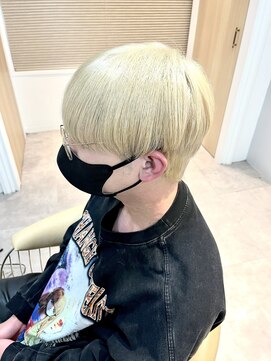 リバード(reverd) 【天文館店】ホワイトブロンドカラー