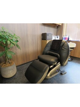 オールハンド×フルフラットのシャンプー台での極上リラックスタイムをご堪能下さい♪お仕事帰りの方にも◎