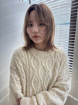 キー(kii) 顔まわりレイヤー/レイヤーカット/ベージュカラー