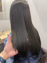 カミエ(kamie) ロングヘアをグレージュで上品に×カット×カラー×トリートメン