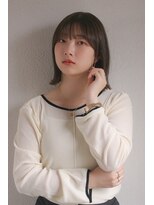 スリー スタンド(THREE STAND)&nbsp;切りっぱなしボブ/外ハネ/シースルーバング/グレージュ