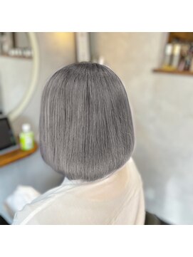 ザ サロン ヤマモト(the salon yamamoto) ホワイトシルバー