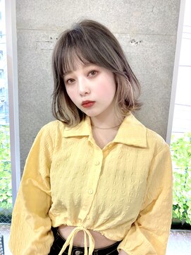 リコバイアフロート(riko by afloat) 外ハネくびれボブ/イヤリングカラー/ミルクティーベージュ吉祥寺