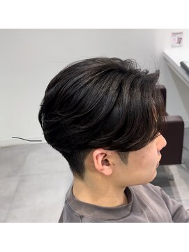 オーシャントーキョー 仙台(OCEAN TOKYO) ニュアンスセンターパート刈り上げツーブロック