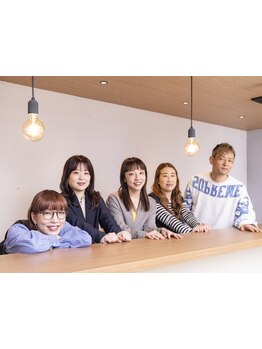 "アナタの髪を今よりも好きになって欲しい"毛髪知識・経験豊富なスタイリストによるマンツーマン施術！