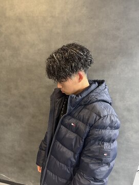 前下がりツイストスパイラルホワイトメッシュ