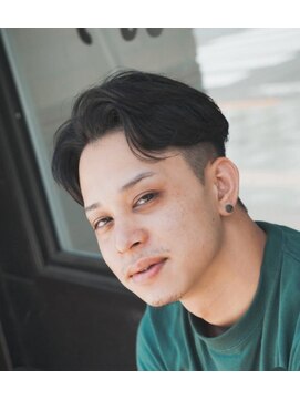 ラフカッターズ 立川店別館 抜け感センターパート【立川/理容室/床屋/顔剃り/シェービング】