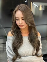 リエンスクレア(RIENS xrea) グレージュカラー/勝浦悠加