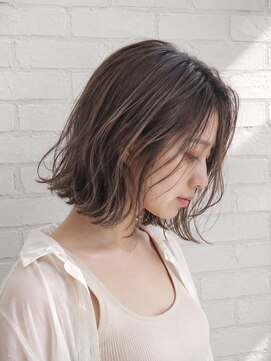 オラ ボーテ(Aura Beaute) シークレットハイライト くびれ レイヤーボブ グレージュ