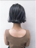 トルネード(TORNADO)&nbsp;外国人風外ハネ耳掛けボブ ハイライトバレイヤージュ ブルージュ