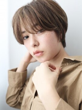 ネオリーブ クーロ(Neolive curro) 頭の形が綺麗に見えるミセス大人気ショート♪