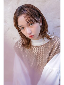 カライング(ing) 【+～ing】ミディアムウルフレイヤーstyle【佐藤彩奈】