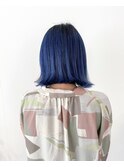 "くすみブルー　切りっぱなしボブ