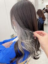 リル(re'll)&nbsp;《花屋併設》インナーシルバー［酸性ストレート/ヘアセット］