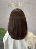 ワンレンベースでも重く見えにくいシルエットとカラー