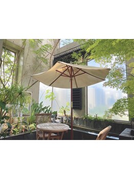 自然光射し込むプライベート空間☆水素トリートメント導入！【大人女性から支持される贅沢サロン】