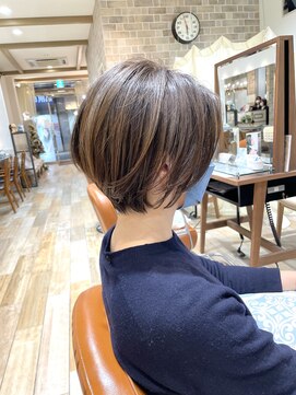 ネオリーブエム(Neolive em;) 大人ショートボブ　似合わせカット　メルティカラー