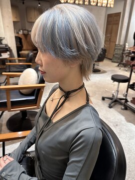 サンタウン(SUN TOWN) ホワイト×ペールブルー