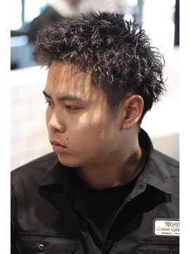 キングスマントーキョー 多摩センター2nd(KINGSMAN TOKYO) パーマ×フェードスタイル