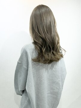 シー(shii..) 《shii../大黒》#ミルクティーグレージュ#ダブルカラー