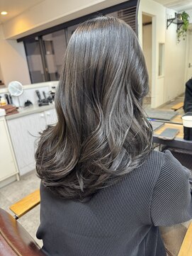 ファブ 銀座(fav) オリーブグレージュ